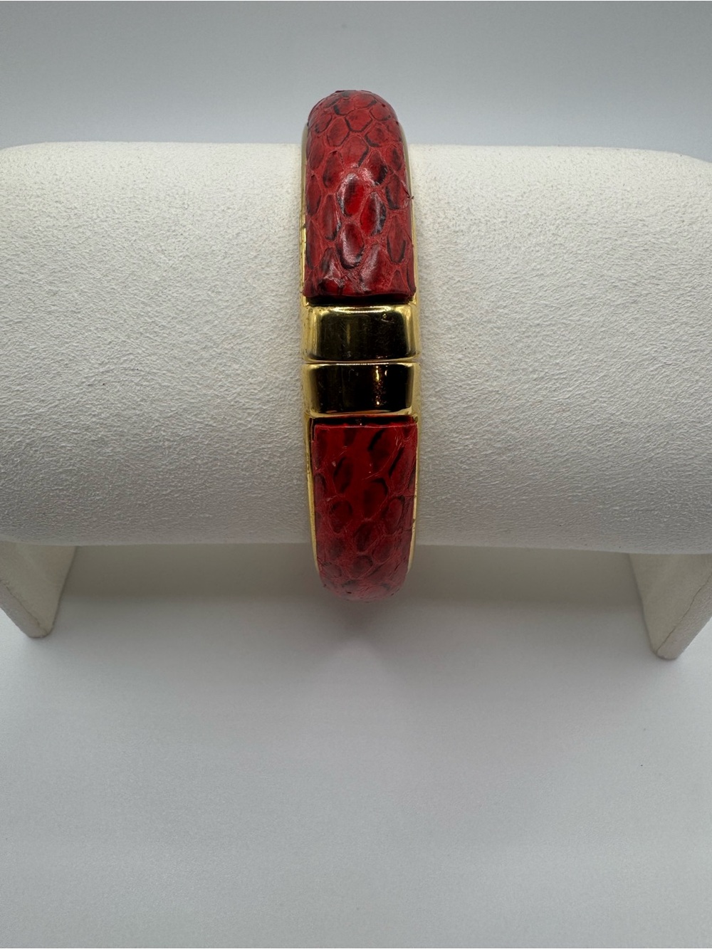 1970’s STUNNING VINTAGE MADE IN ITALY SNAKESKIN CLAMPER BRACELET